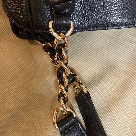 Tory Burch Harper Tote - Picture 6 of 16